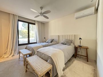 Casa en Alquiler - Maritimo III Lote 136 de Costa Esmeralda - Camino privado hasta la playa