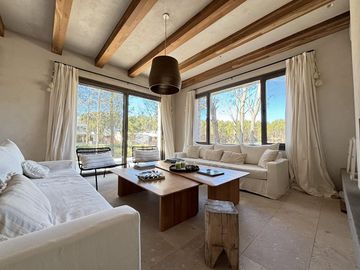 Casa en Alquiler - Maritimo III Lote 136 de Costa Esmeralda - Camino privado hasta la playa