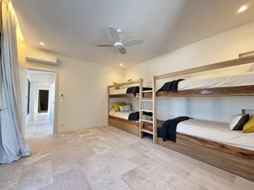 Casa en Alquiler - Maritimo III Lote 136 de Costa Esmeralda - Camino privado hasta la playa