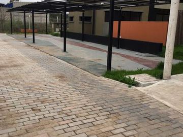 Venta de duplex con jardin en Espacio las cavas, Canning