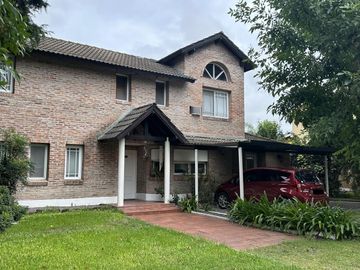 VENTA Casa Fincas De Maschwitz-Pileta-APTA CREDITO- Playroom-Escritorio-LOSA RADIANTE