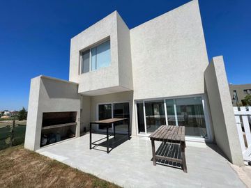Casa en venta en barrio  Vila Marina, Tigre