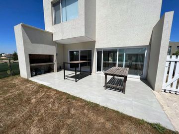 Casa en venta en barrio  Vila Marina, Tigre