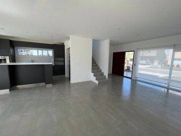 Casa en venta en barrio  Vila Marina, Tigre