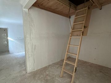 Moderna Casa a Terminar Parque Luro