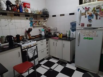 CASA EN VENTA 4 AMBIENTES EN SAN TELMO!!!!