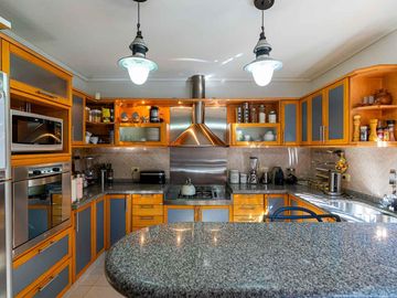 Casa en Venta con jardín y pileta