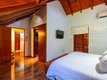 Casa en Venta con jardín y pileta