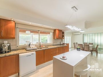 Imponente Casa 4 dormitorios en venta - Cadaques (Funes Hills)