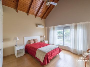 Imponente Casa 4 dormitorios en venta - Cadaques (Funes Hills)
