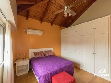 Imponente Casa 4 dormitorios en venta - Cadaques (Funes Hills)