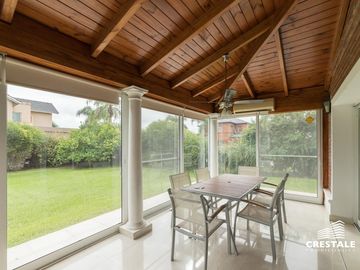 Imponente Casa 4 dormitorios en venta - Cadaques (Funes Hills)