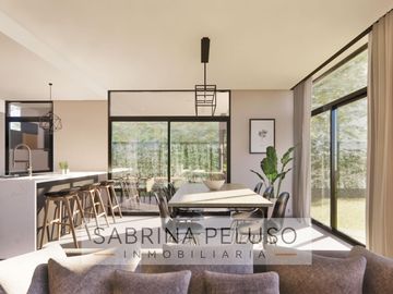 Venta de casa en complejo privado en Moreno