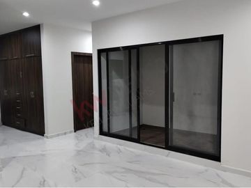 Si buscas invertir en un hogar con estilo, acabados finos y a la vanguardia esta es la propiedad perfecta. Ubicada en la ciudad de Durango capital.
