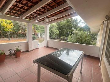 CASA QUINTA EN BIALET MASSE SOBRE RUTA NAC 38 CON PILETA Y VISTA A LAS SIERRAS A 100 M DEL LAGO REF 1997