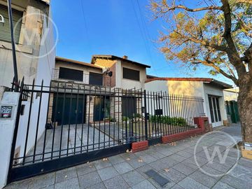 Casa  4 dormitorios   pileta  cochera - San Fernando