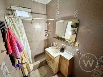 Casa  4 dormitorios   pileta  cochera - San Fernando