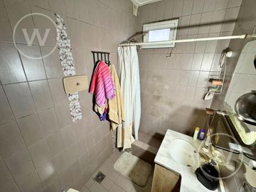 Casa  4 dormitorios   pileta  cochera - San Fernando