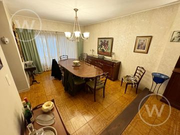 Casa  4 dormitorios   pileta  cochera - San Fernando