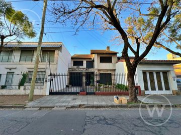 Casa  4 dormitorios   pileta  cochera - San Fernando