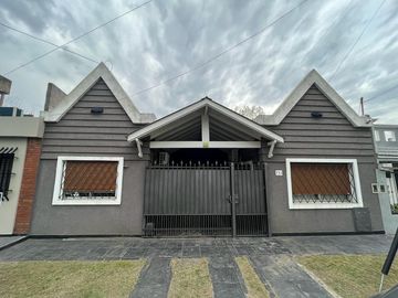 Casa 4 ambientes en venta en  Ituzaingo norte