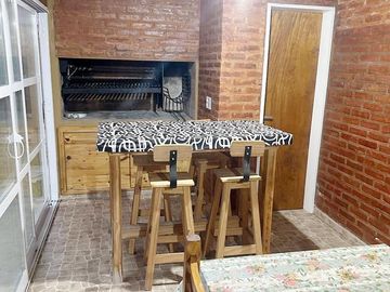 Hermosa casa con piscina en Carlos Spegazzini