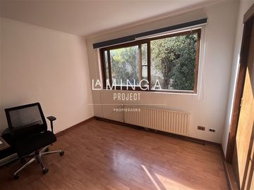Casa en Venta en Cristobal Colón - Manquehue Sur