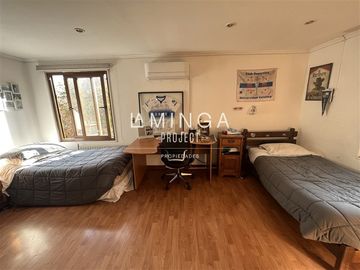 Casa en Venta en Cristobal Colón - Manquehue Sur