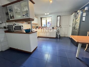 Casa en Venta en Cristobal Colón - Manquehue Sur