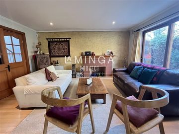Casa en Venta en Cristobal Colón - Manquehue Sur