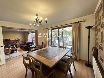 Casa en Venta en Cristobal Colón - Manquehue Sur