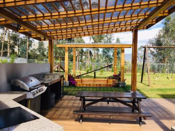 Venta departamento Tumbaco, piscina, cerca a la Ruta Viva