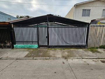 SE VENDE CASA EN AV. CUATRO PONIENTE CON RINCONADA, MAIPÚ