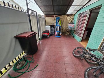 SE VENDE CASA EN AV. CUATRO PONIENTE CON RINCONADA, MAIPÚ