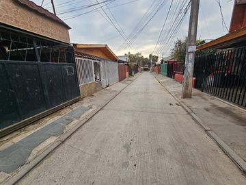 SE VENDE CASA EN AV. CUATRO PONIENTE CON RINCONADA, MAIPÚ