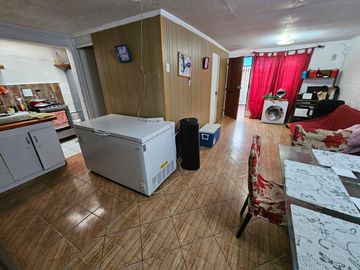 SE VENDE CASA EN AV. CUATRO PONIENTE CON RINCONADA, MAIPÚ