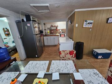 SE VENDE CASA EN AV. CUATRO PONIENTE CON RINCONADA, MAIPÚ