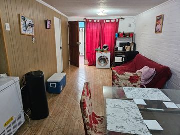 SE VENDE CASA EN AV. CUATRO PONIENTE CON RINCONADA, MAIPÚ