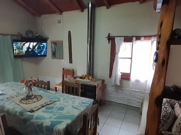 Complejo de 3 casas en Terreno de 1.235m2 - El Bolson - Sobre calle San Martin - Barrio lujan