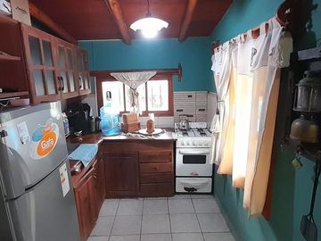 Complejo de 3 casas en Terreno de 1.235m2 - El Bolson - Sobre calle San Martin - Barrio lujan