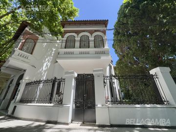 CASA VENTA VICENTE LOPEZ 4 AMB JARDIN PILETA   2 LOCALES COMERCIALES