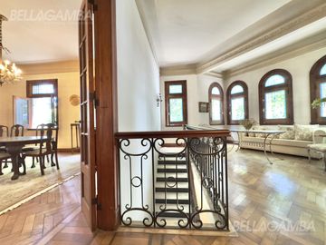 CASA VENTA VICENTE LOPEZ 4 AMB JARDIN PILETA   2 LOCALES COMERCIALES
