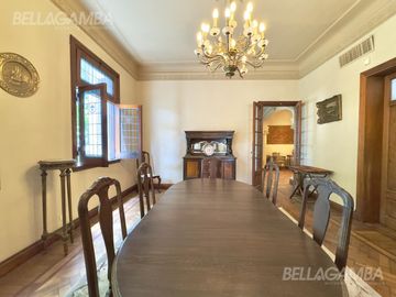 CASA VENTA VICENTE LOPEZ 4 AMB JARDIN PILETA   2 LOCALES COMERCIALES