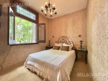 CASA VENTA VICENTE LOPEZ 4 AMB JARDIN PILETA   2 LOCALES COMERCIALES