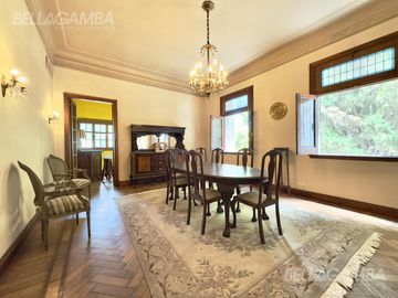 CASA VENTA VICENTE LOPEZ 4 AMB JARDIN PILETA   2 LOCALES COMERCIALES