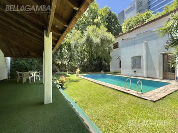 CASA VENTA VICENTE LOPEZ 4 AMB JARDIN PILETA   2 LOCALES COMERCIALES