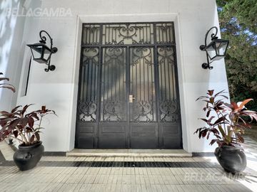 CASA VENTA VICENTE LOPEZ 4 AMB JARDIN PILETA   2 LOCALES COMERCIALES