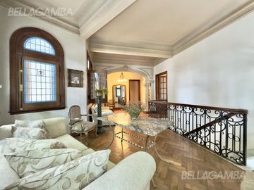 CASA VENTA VICENTE LOPEZ 4 AMB JARDIN PILETA   2 LOCALES COMERCIALES