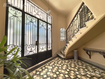 CASA VENTA VICENTE LOPEZ 4 AMB JARDIN PILETA   2 LOCALES COMERCIALES