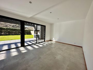 MODERNA CASA A ESTRENAR BARRIO AGUARIBAY